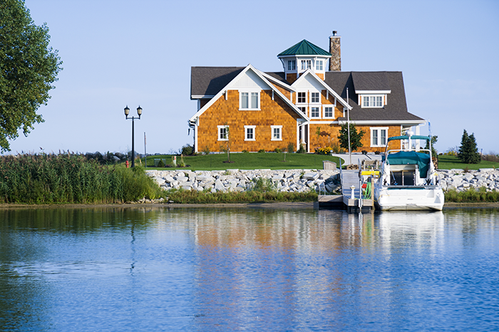 What Transit Access Really Means When Comparing Waterfront Rentals